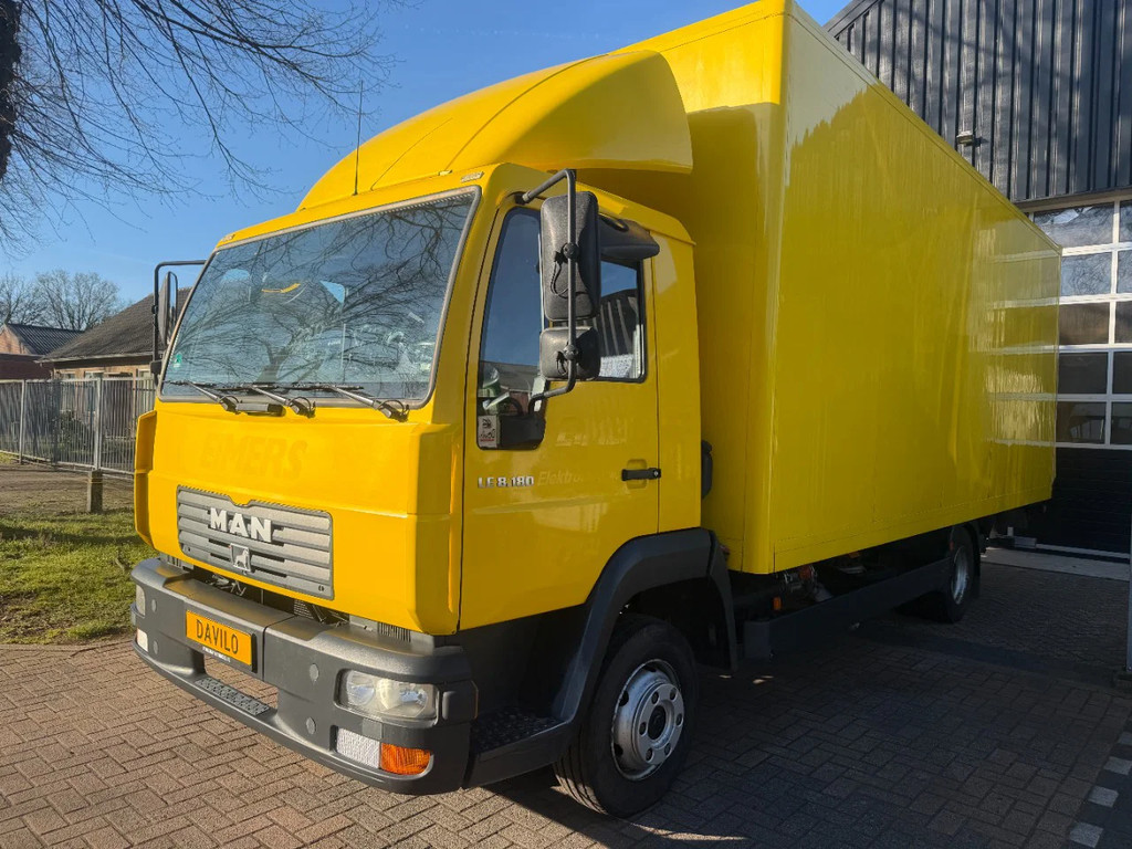MAN  LE 8 180 Koffer mit Ladebordwand – Nur 162.278 km – 6,10 m Aufbau – Sehr guter Zustand 52634020-0.jpg | Davilo Trucks 