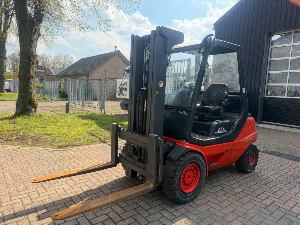 Linde  H30T Forklift - 3 ton - Triplex - Side shift - 52793575-0.jpg | Davilo Trucks 