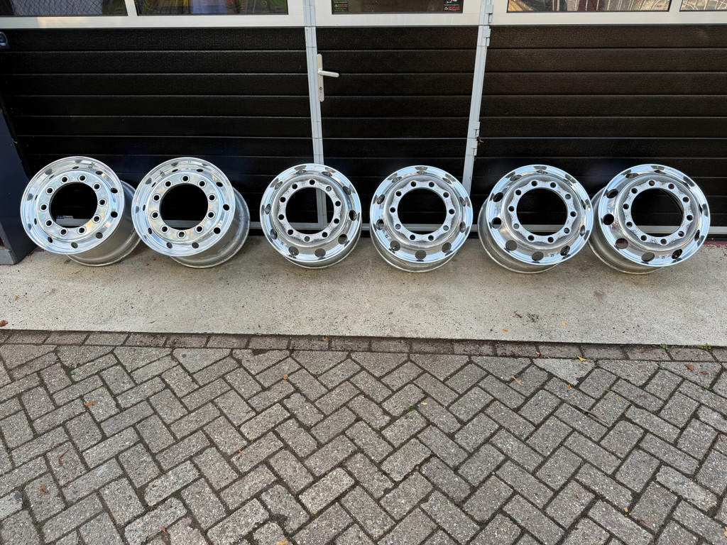    56726023-0.jpg | Davilo Trucks 