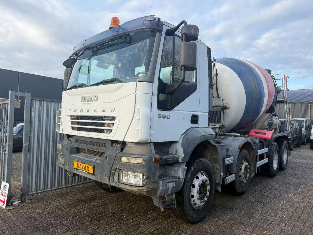 Iveco Trakker 380 Mixer 9M³ - Manual gearbox - Big axle - A/C - 52638487-0.jpg | Davilo Trucks 